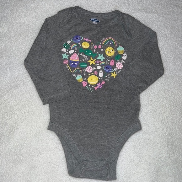 ✨4 FOR $15✨ CUPCAKE BODYSUIT - Picture 1 of 4